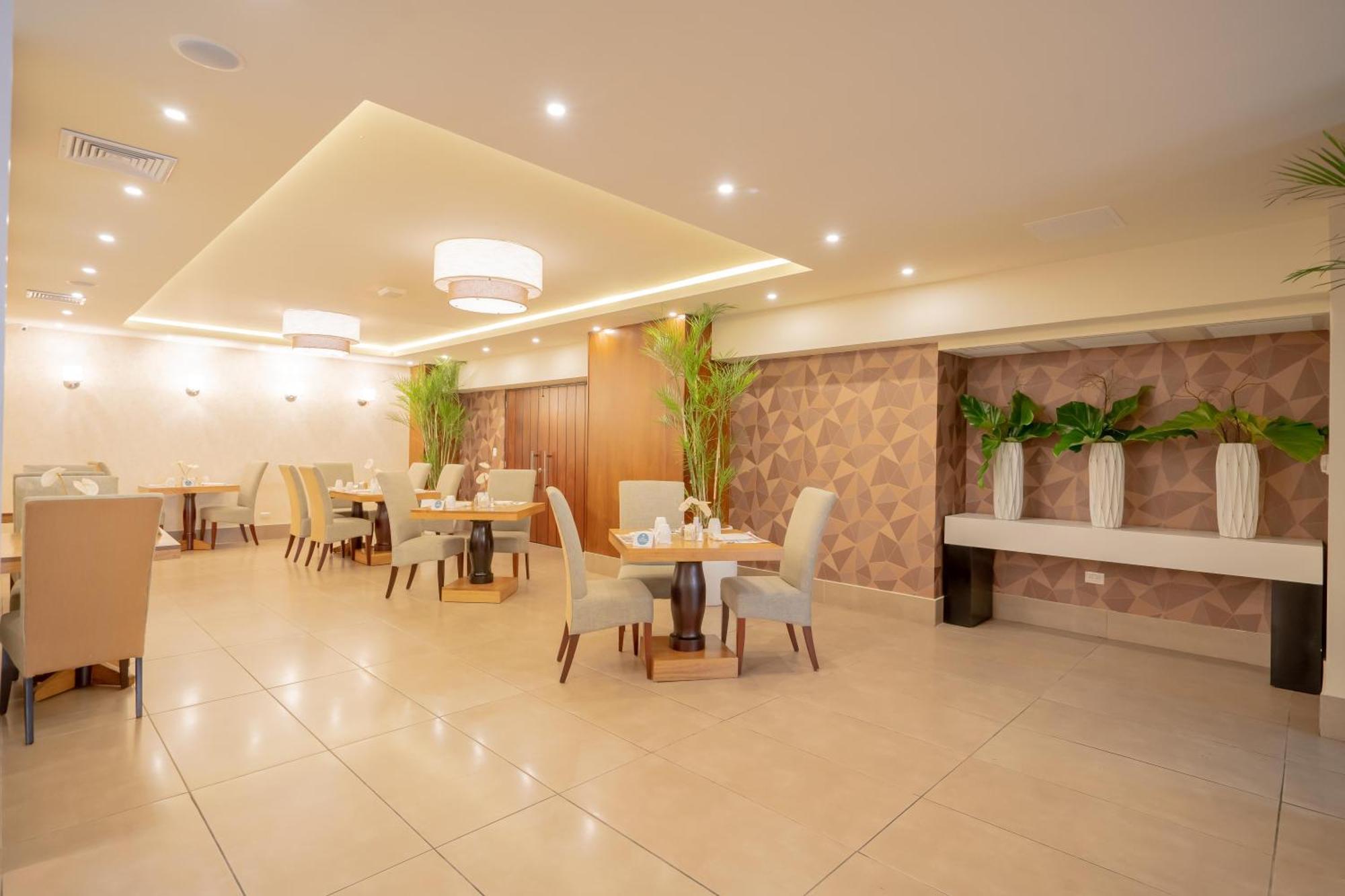 Hodelpa Gran Almirante Hotel Santiago De Los Caballeros Buitenkant foto